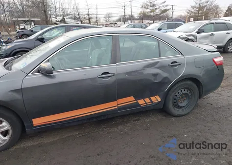 2007 Toyota Camry Le z USA, uszkodzony, nr VIN 4T1BE46K77U009111